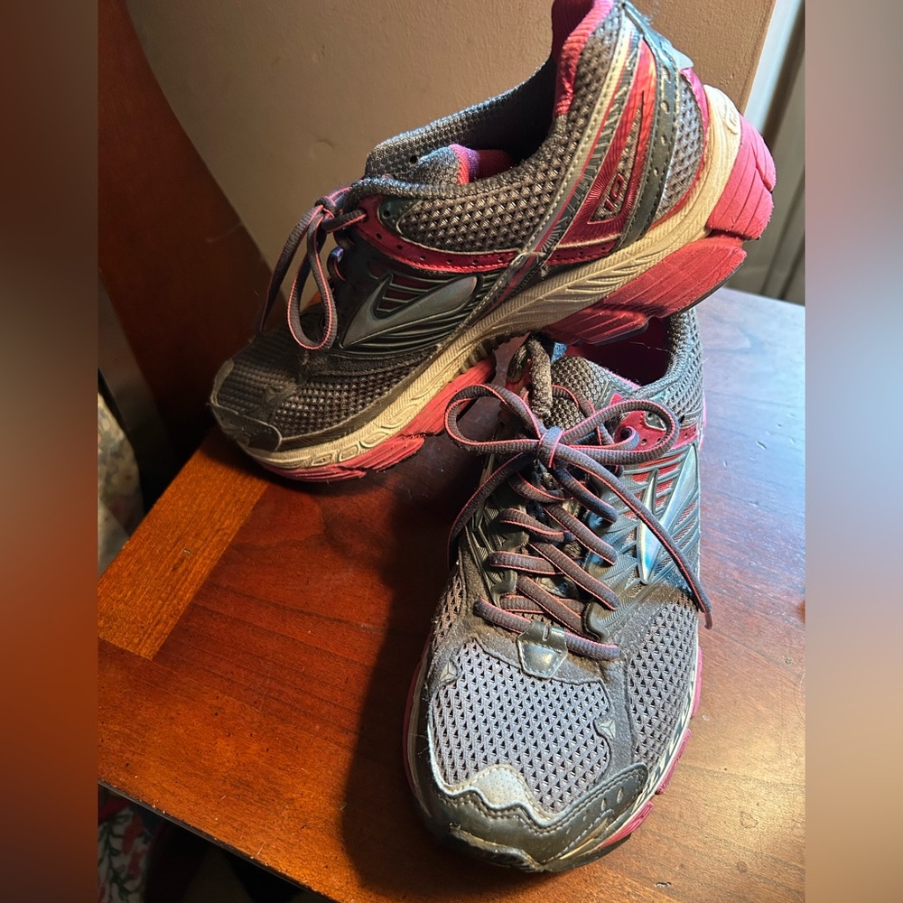Women's Brooks Running Shoes